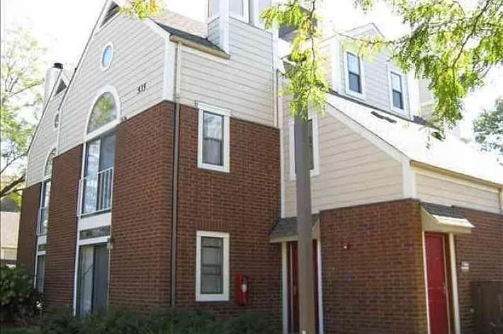 Building Photo - 531 Donofrio Dr #8