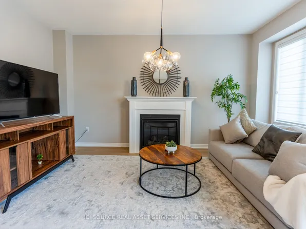 648 Lemay Grv, Peterborough, ON K9K 0G9