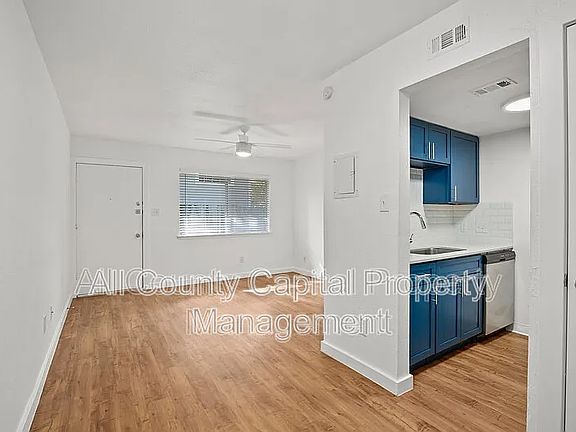 5th image of 502 W 35th St APT 203