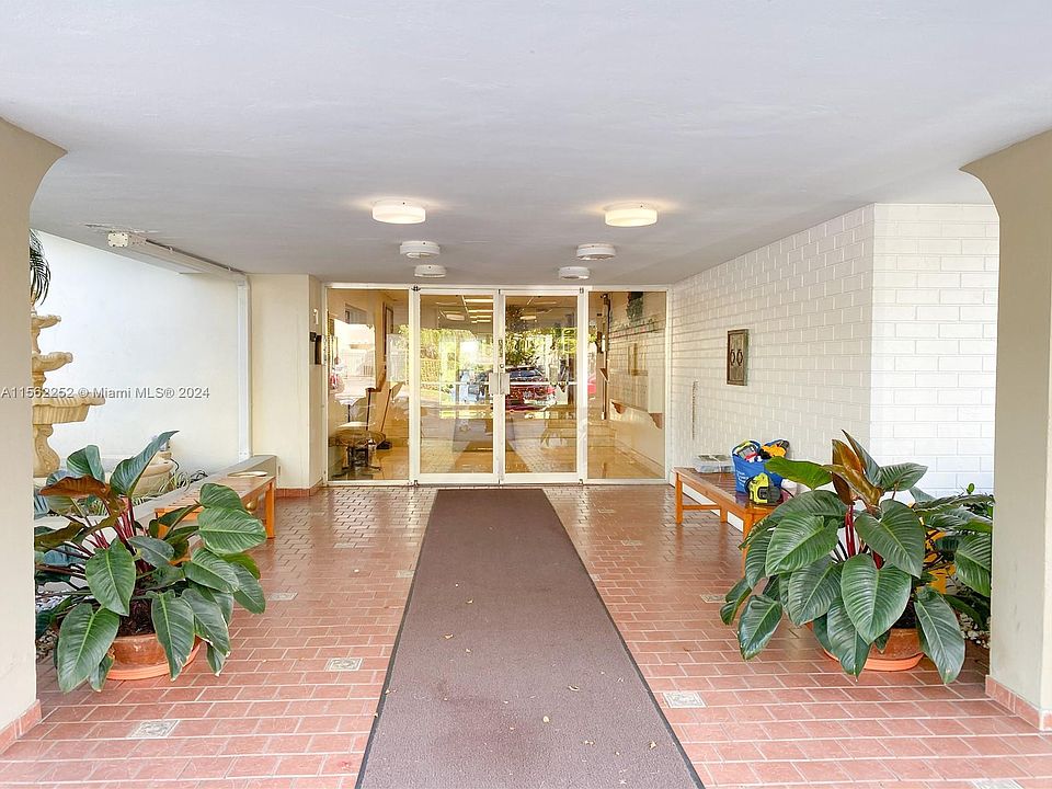 1st image of 1750 NE 115th St APT 505