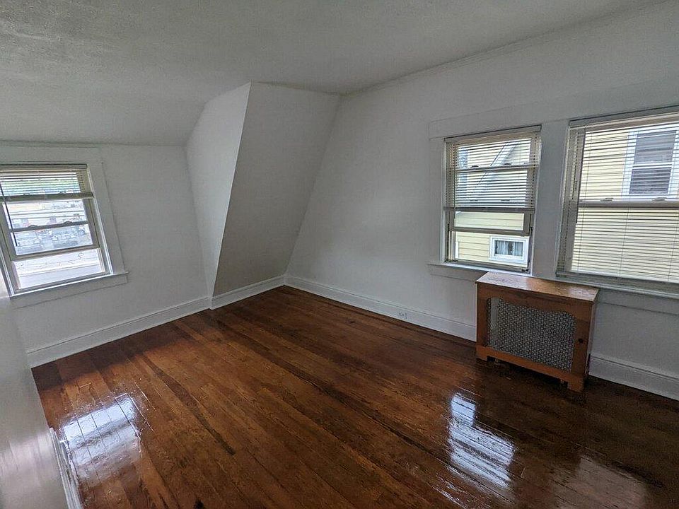 2nd image of 185 Johnson Ave Floor 2