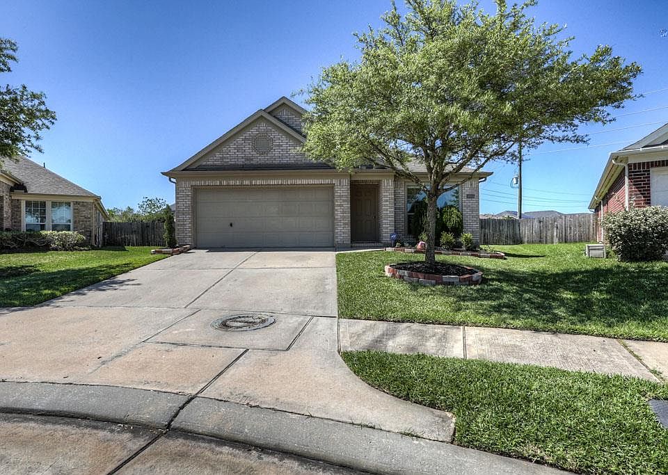 1st image of 18915 Arrowmill Ln
