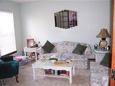 4th image of 8015 Oak Tree Dr