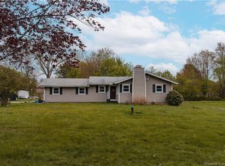 16 Paugussett Rd, Sandy Hook, CT 06482