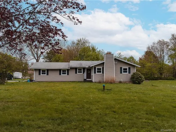 16 Paugussett Road, Newtown, CT 06482