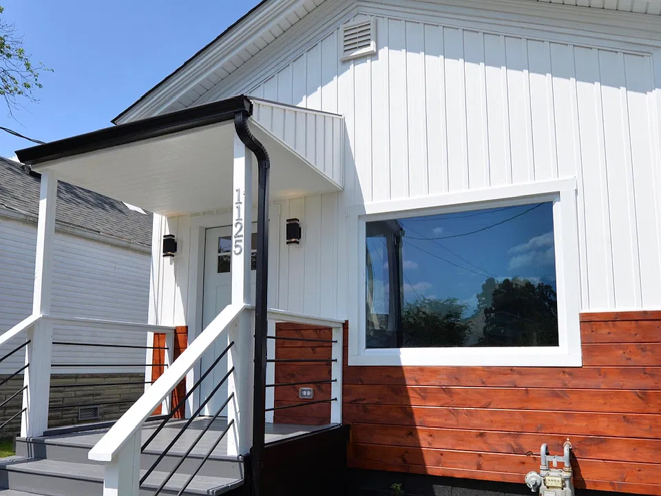 1125 Lydia St