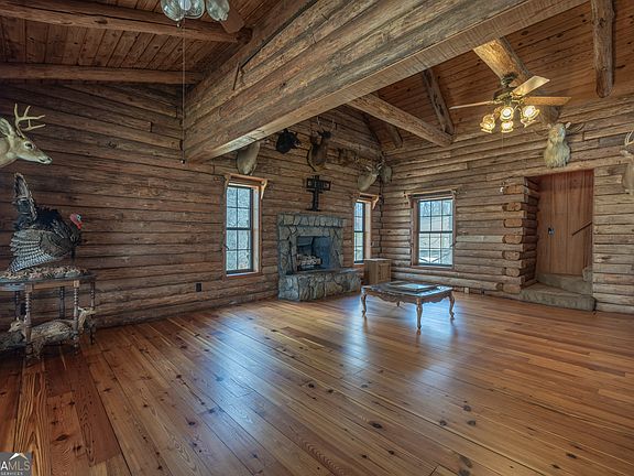 5th image of 3721 Mason Creek Rd