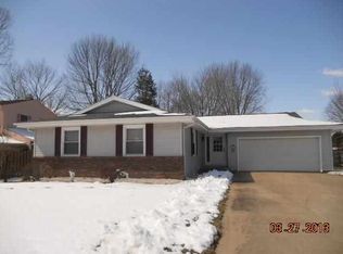 1155 S Debbie Ln, Macomb, IL 61455