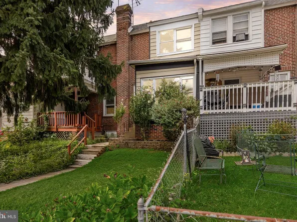 330 W 15th St, Chester, PA 19013