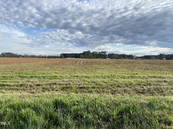 1 Tart Rd, Dunn, NC 28334