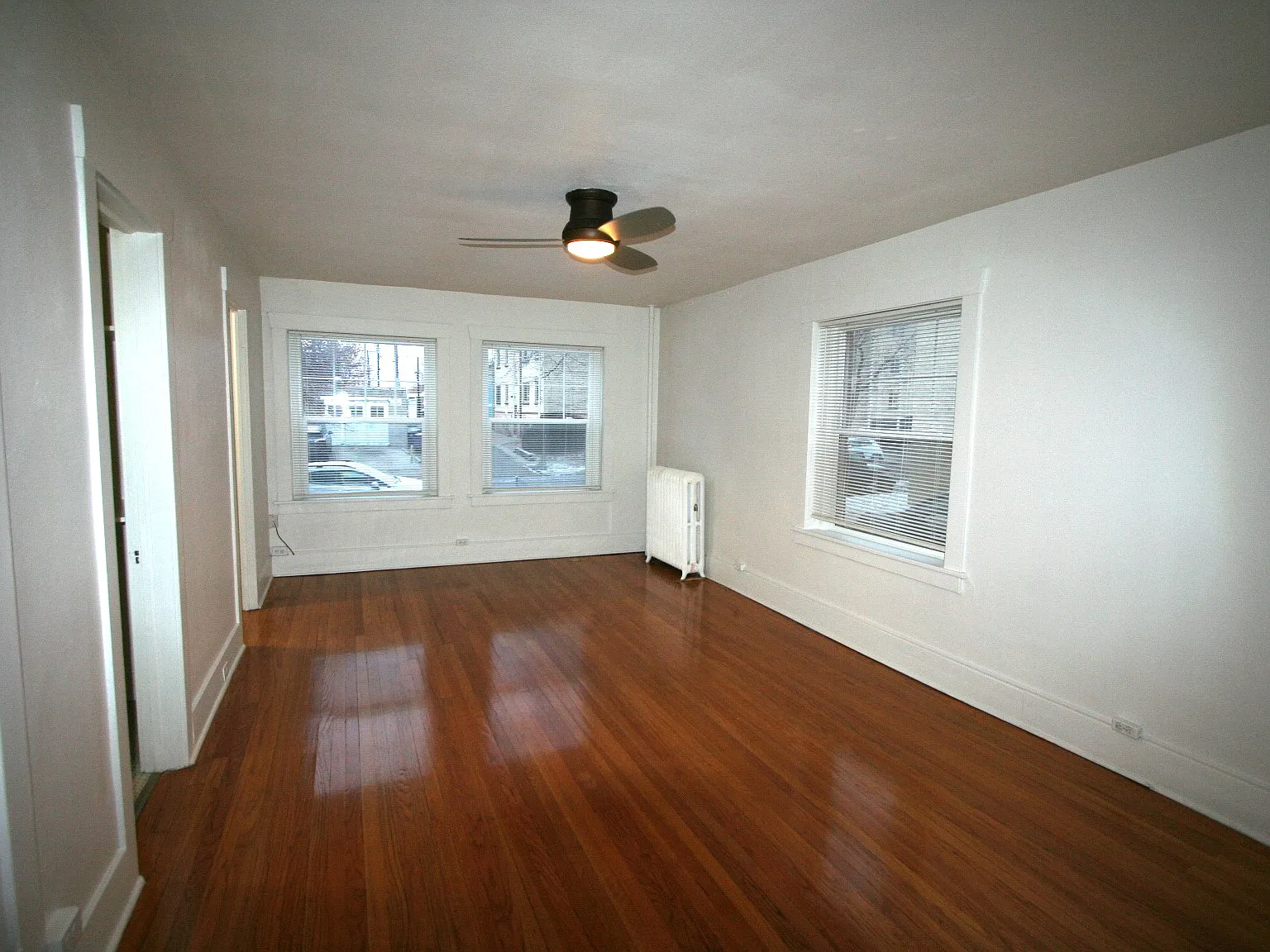 Studio, 425 sqft, $1,095 — Photo 2