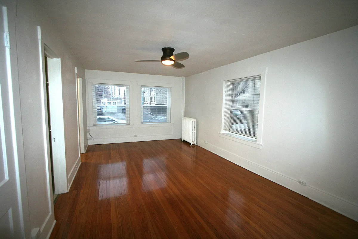 Building Photo - 810 E 12th Ave #9