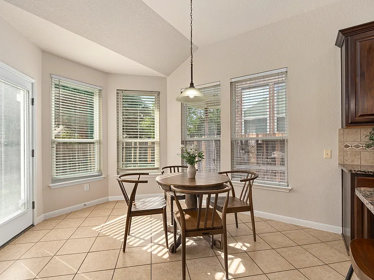 25047 McBride Dr — Photo 12