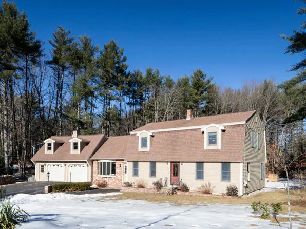 195 Canterbury Rd, Wells, ME 04090