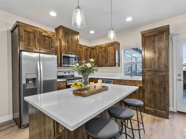 63286 NW Ski Ln, Bend, OR 97703