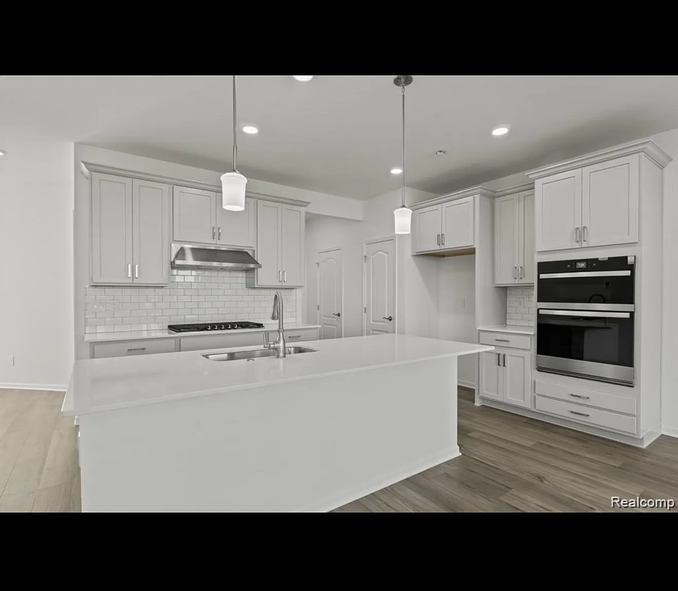 3 bed, 2.5 bath, 2083 sqft, $3,200 — Photo 4
