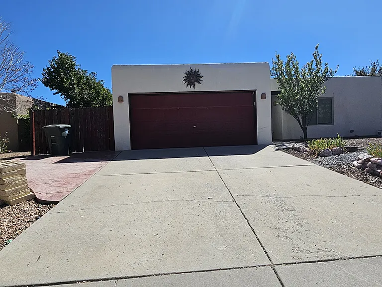 7524 Kachina Loop — Photo 1