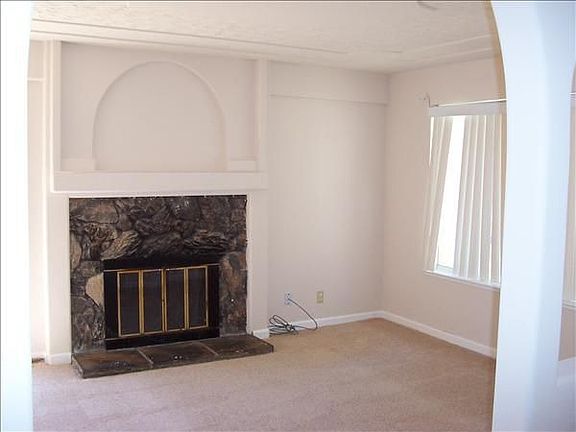 3rd image of 7897 Kenelworth Way
