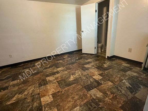 4th image of 727 N Hamilton St #8