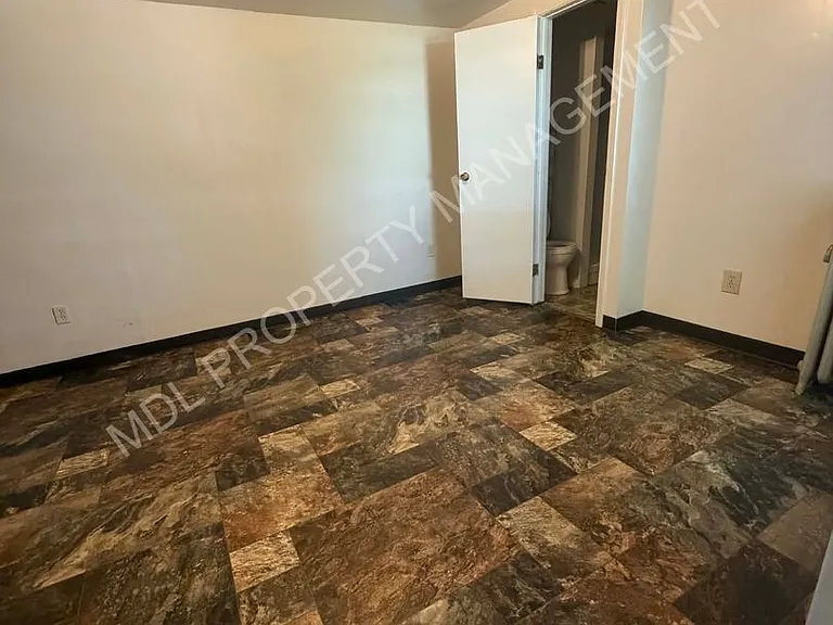 727 N Hamilton Street — Photo 9