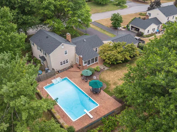 305 Pelham Dr, Waynesboro, VA 22980