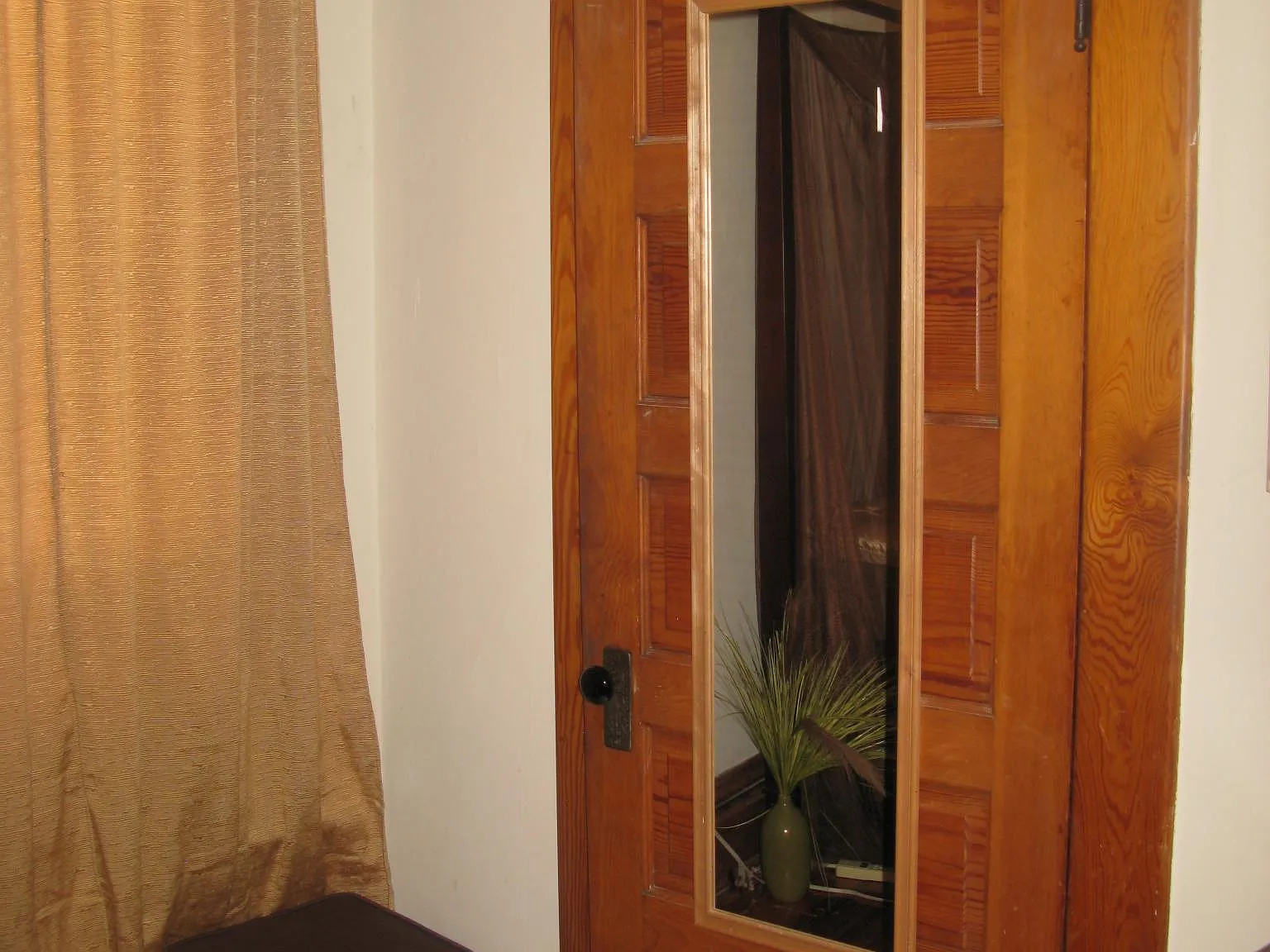 1328 Hunter Ave — Photo 4