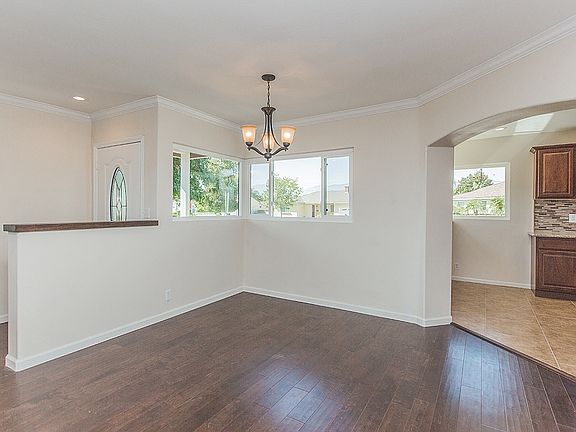 4th image of 1056 E Thelborn St