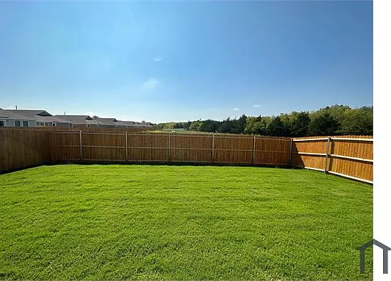 1328 Mahogany Ln — Photo 23