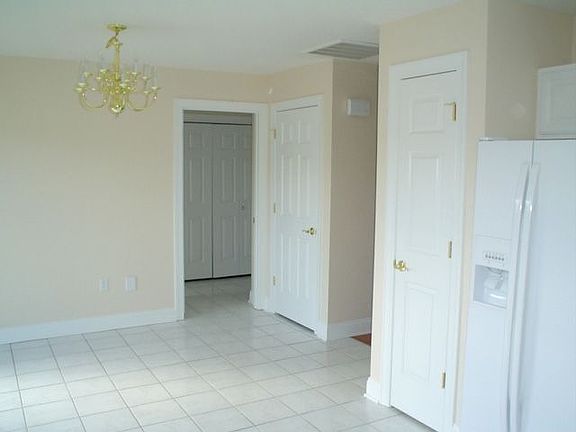 4th image of 230 Tall Oak Blvd