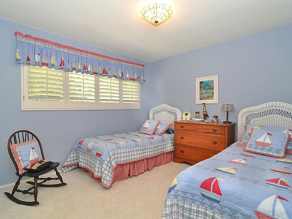 3rd image of 5147 La Canada Blvd