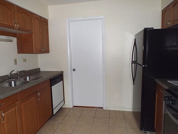 5th image of 5710 Dutch Mill Ct Unit A