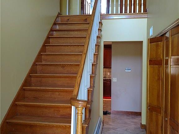3rd image of 47 Rollingwood Dr