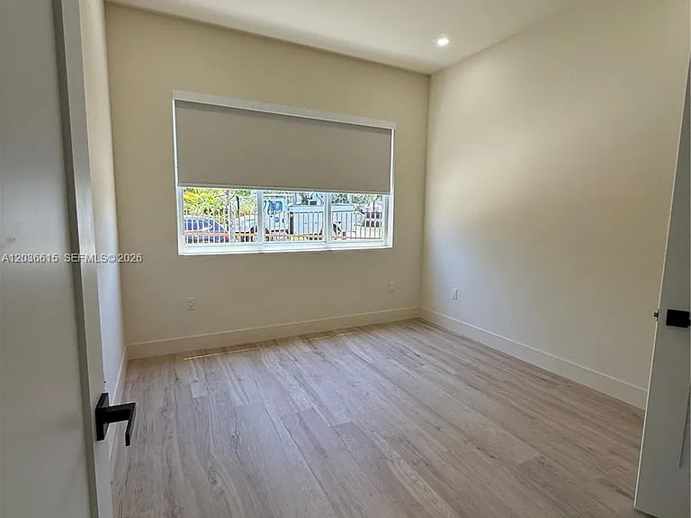3326 Elizabeth St — Photo 8