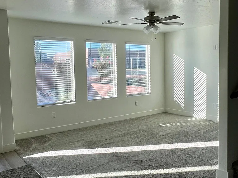 3128 E Halo Ln — Photo 5
