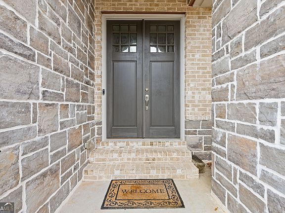 5th image of 1560 Tapestry Rdg