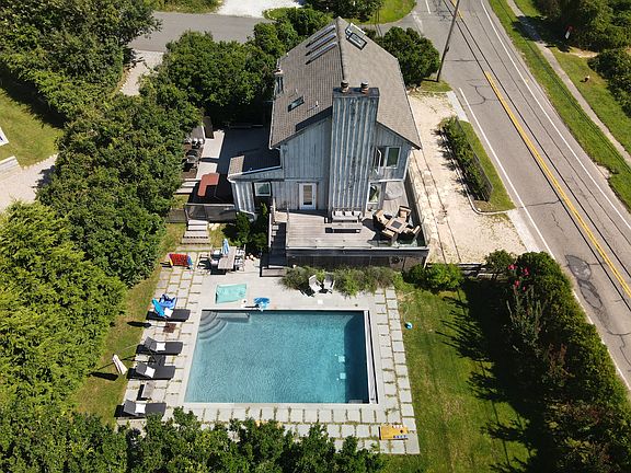 2nd image of 603 Old Montauk Hwy
