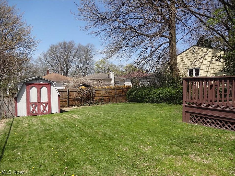 2nd image of 568 Hillman Rd