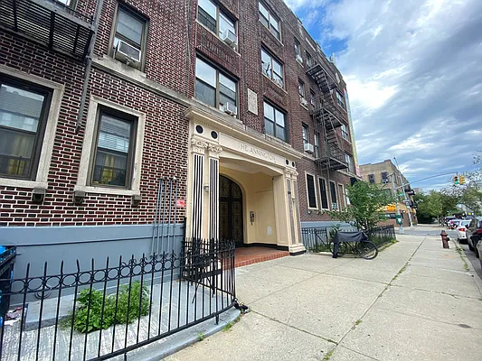 Rented by Lang Realty LLC | media 10