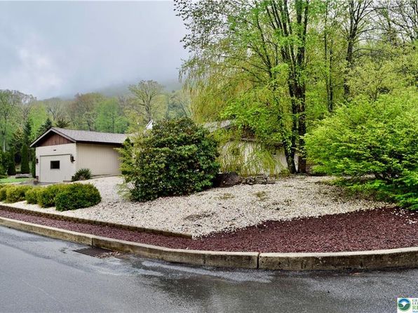 25 Park Ave, Nesquehoning, PA 18240