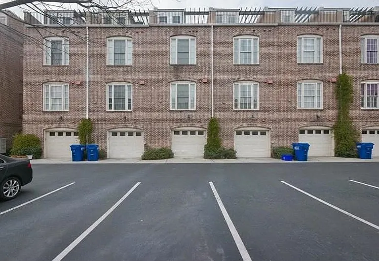 Parking garage