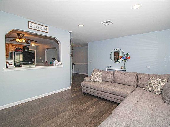5th image of 1 Atlantic Ave APT 27