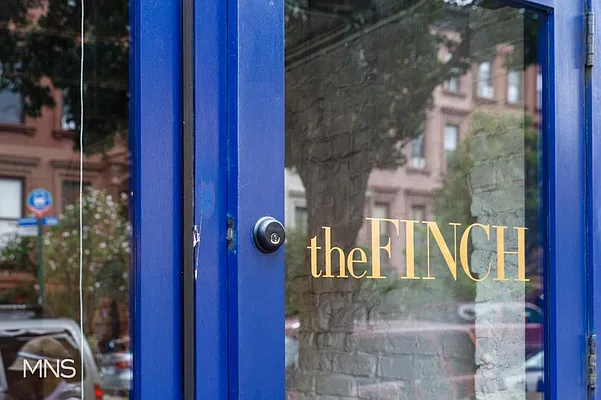 Sold by MNS | media 4