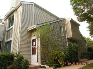 76 Farnham Sq, Parlin, NJ 08859