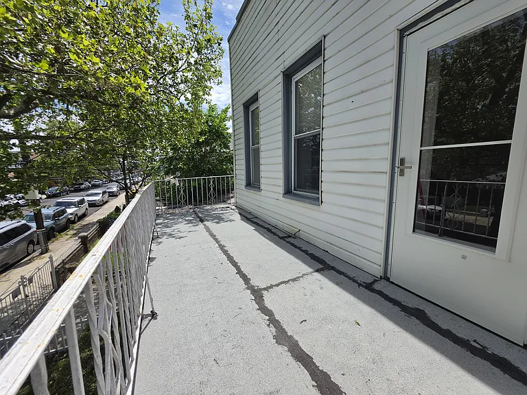 1366 E 58th St #3 — Photo 2