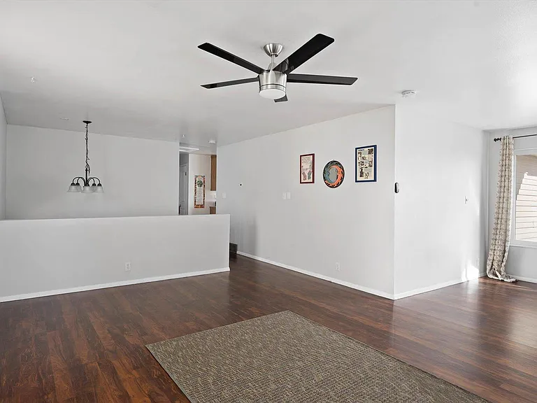 209 S 1100 E — Photo 9