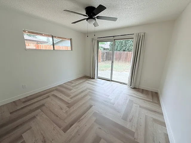 2952 Sybil Way — Photo 14