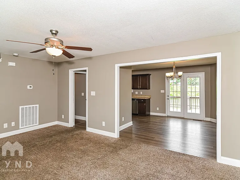 619 Woodhaven Dr — Photo 5
