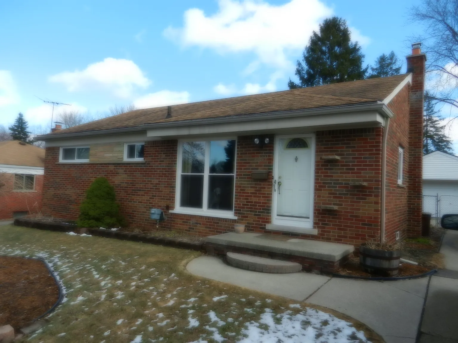 1041 Hampton Rd photo 1