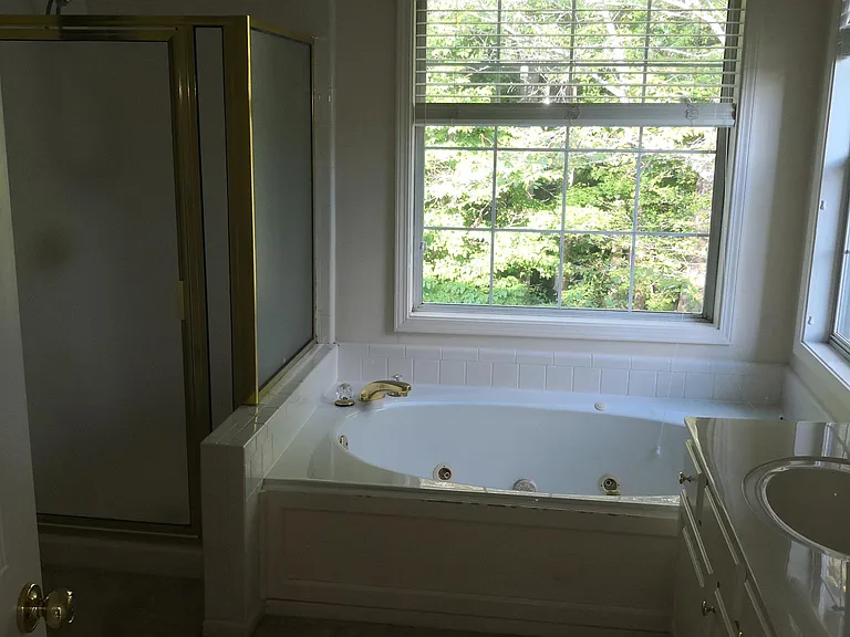 3330 Ashton Dr — Photo 9