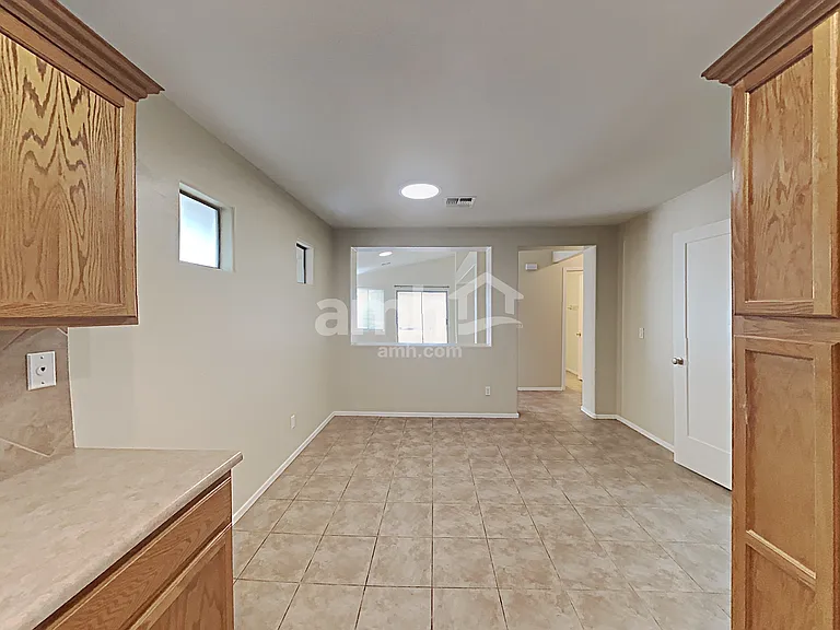 3614 W Vineyard Rd — Photo 4